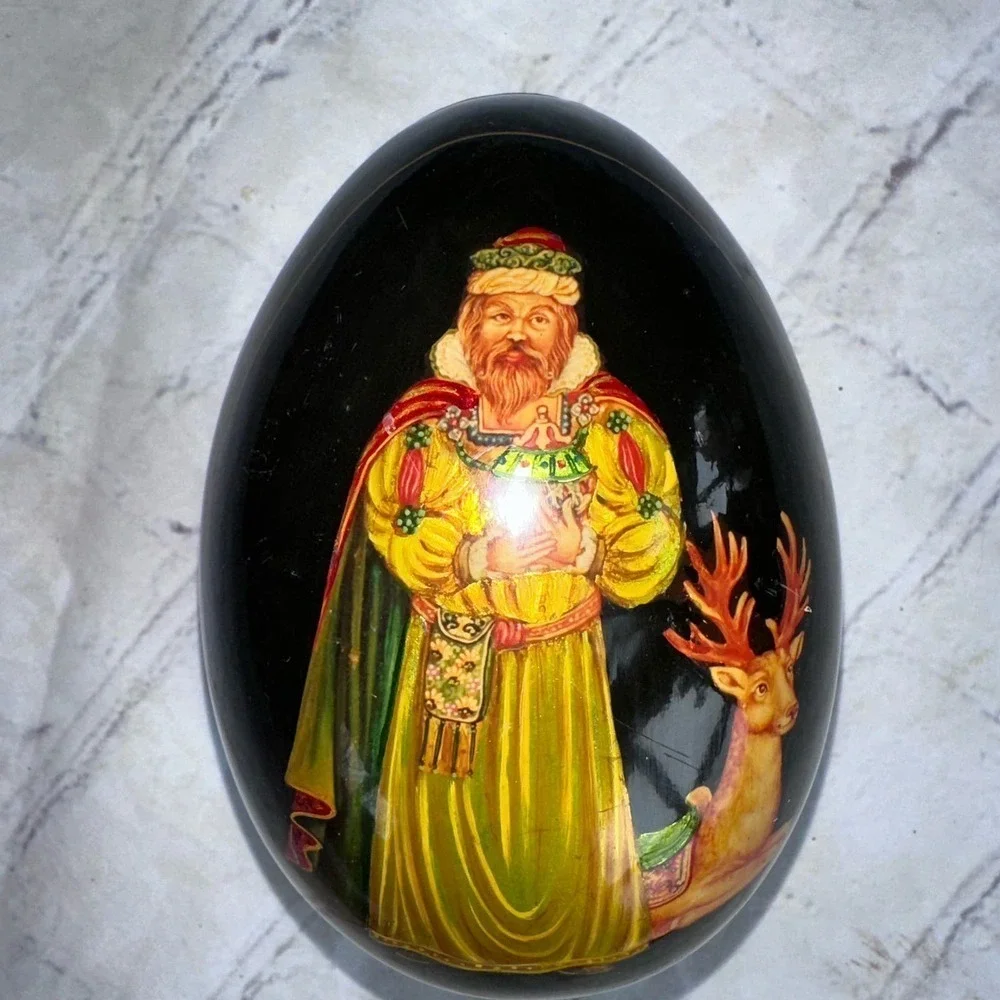 Vintage The Bombay Company Hand Painted Lacquered Egg Shaped Trinket Box